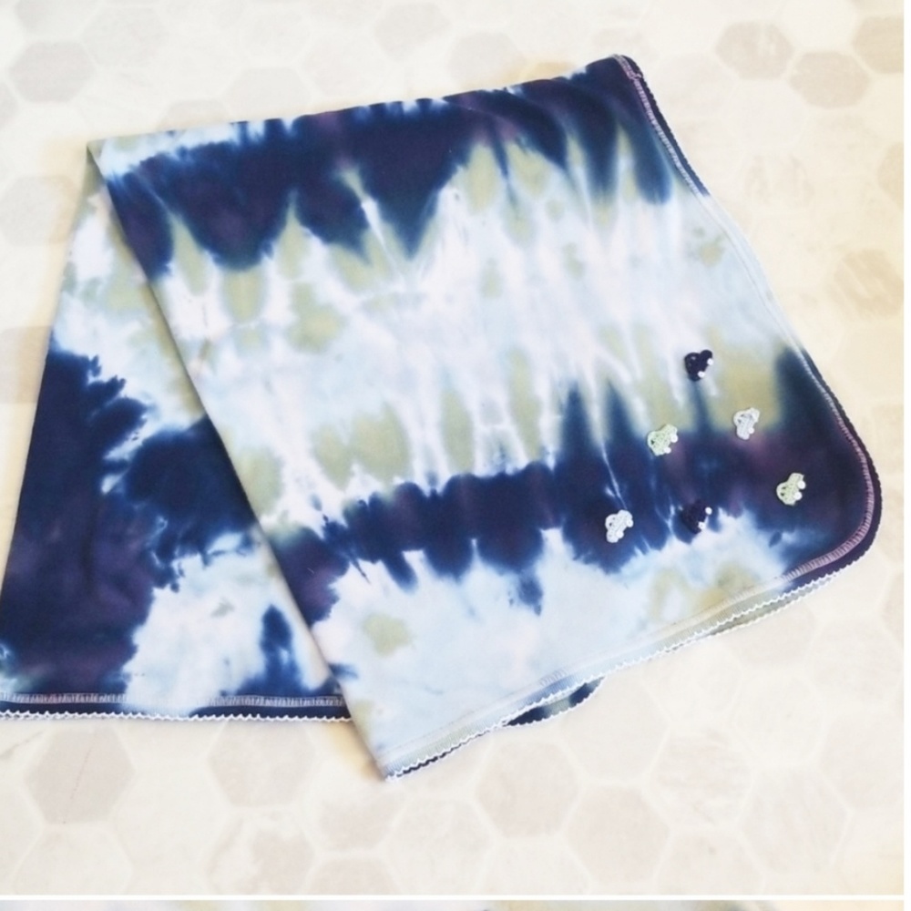 BABY STEPS tie dye embroidered blanket